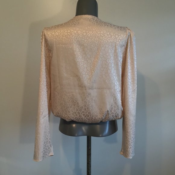 Sincerely Jules Satin Leopard Print Blouse Size S - Picture 4 of 7